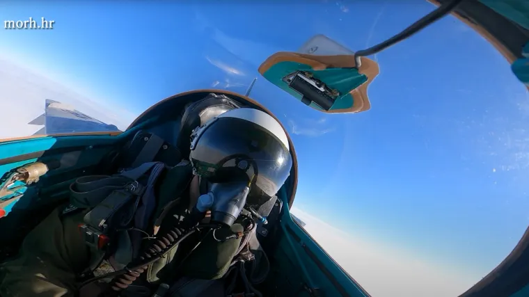 Preletjeli po 10 ruta istovremeno iznad vi&scaron;e od 100 gradova. Hrvatski MiG-ovi ovako su obilježili 30 godina HV-a