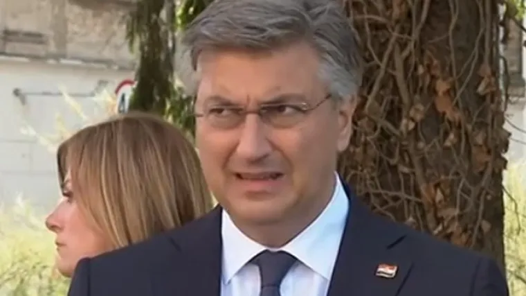 &lsquo;Treba ne&scaron;to znati da bi se čovjek bavio politikom. Te floskule govore vi&scaron;e o njemu nego o nama&rsquo;