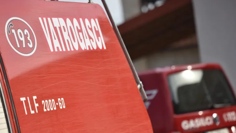 U kući na Braču je pao lift, tijekom pada je ozlijeđena tročlanu obitelj koja je prevezene u KBC Split