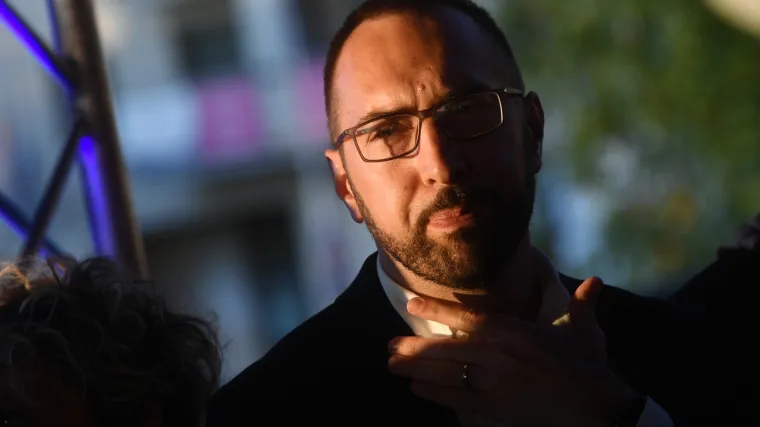 Diljem zemlje padaju utvrde velikih, Hrvatska je odabrala neke nove ljude