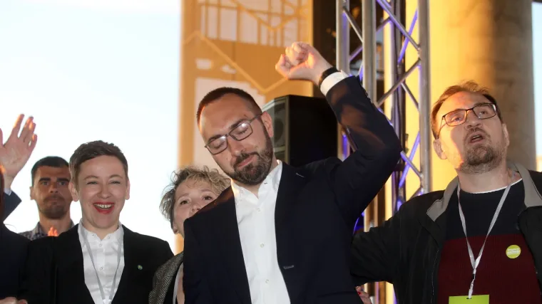 Toma&scaron;ević zadržao ozbiljno vodstvo i po prvim rezultatima: "Dobili smo veliku podr&scaron;ku građana"