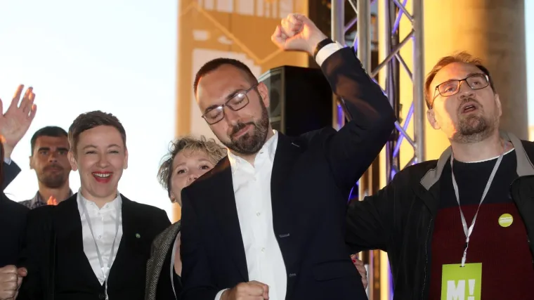 Toma&scaron;ević u prvom intervjuu nakon izbora odgovorio hoće li tužiti &Scaron;koru, a građanima poručio: 'Vi&scaron;e nema nedodirljivih!'