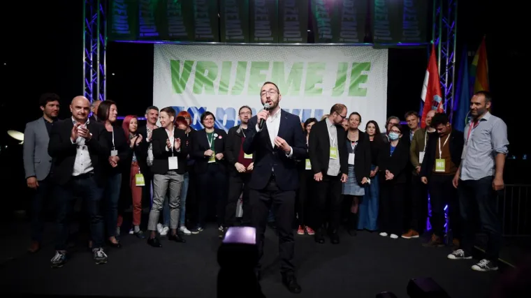 Ne možete nam čitav život prodavati uvijek jedne te iste stvari zamotane u celofan domoljublja i kiča