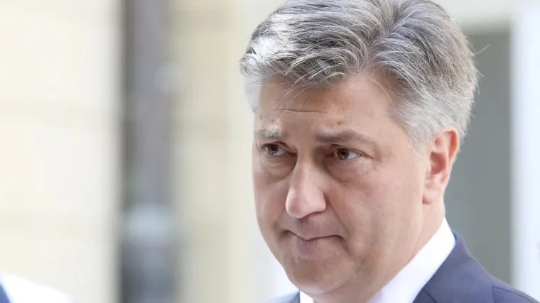 Plenković ili ne zna ili se pravi: Davora Filipovića Damir je prvi nazvao - HDZ! I to na službenim stranicama