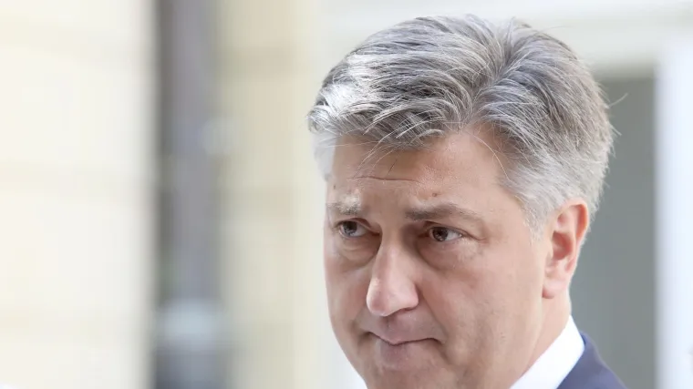 'Niti je premijer napustio konferenciju, niti je u&scaron;ao u rat s medijima; Njegovo je pravo politički odgovoriti'