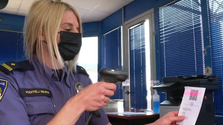 Prvi turisti u&scaron;li su u Hrvatsku koristeći se Covid digitalnim potvrdama! Provjerili smo kako je sve proteklo na granici