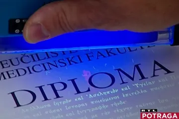 Ispite je morao polagati na fakultetu, no diplomu u Banjoj Luci dobio je, a da u BiH nije ni otišao. Potraga donosi priču o lažnim diplomama.