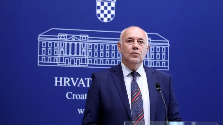 Pacijentica zastupnika Vrkljana: 'Kako može biti u Saboru i u isto vrijeme potpisan na moju povijest bolesti?'; Evo &scaron;to prozvani liječnik kaže za RTL