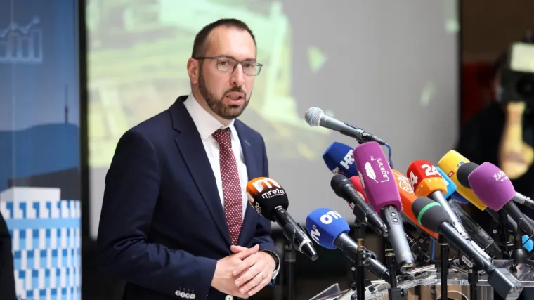 Toma&scaron;ević preuzeo dužnost: 'Financijsko stanje Zagreba nije dobro'. Odgovorio na pitanje hoće li doći do poskupljenja