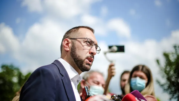 Ženi kojoj je Toma&scaron;ević pomogao je pozlilo: Hitna je brzo do&scaron;la, pu&scaron;tena je na kućnu njegu