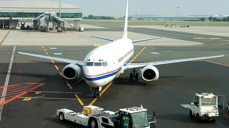 Lažni testovi na koronavirus? 140 putnika zaustavljeno u pra&scaron;koj zračnoj luci