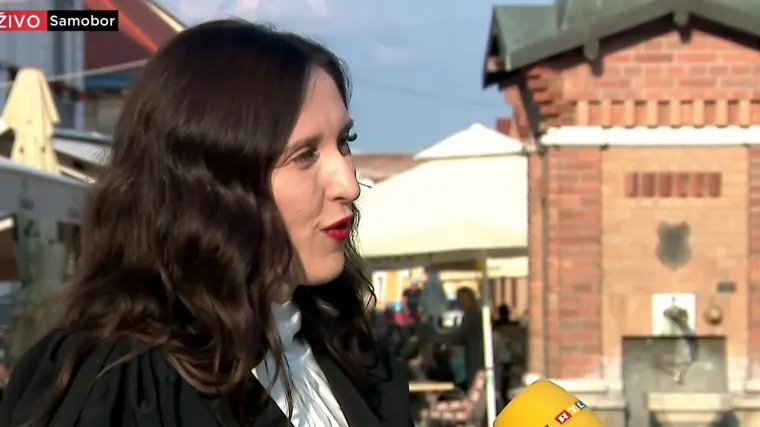 Ima 33 godine, najmlađa je gradonačelnica i prva žena koja će upravljati Samoborom. Petra &Scaron;krobot bila je go&scaron;ća RTL-a Danas