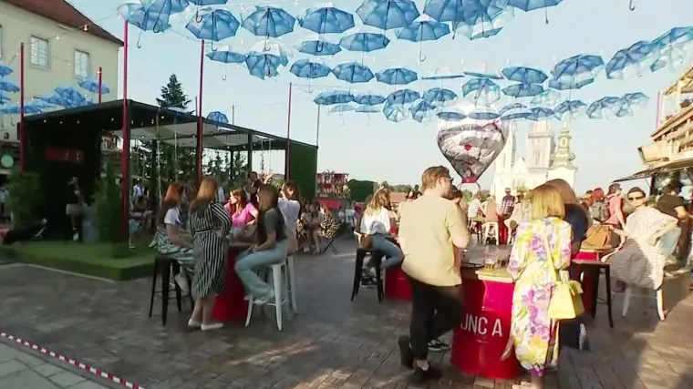 U Zagrebu na platou Gradec počeo pravi festival: 'Jo&scaron; ne možemo imati plesni podij, ali možete cupkati u mjestu'