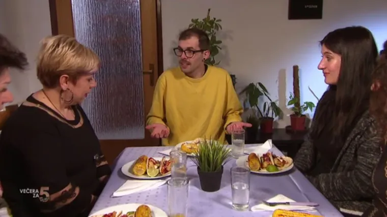 Zamjerili su Vidmariju &scaron;to je lijen; 'Bilo mi je neugodno jesti jer smo zaprljale prste'