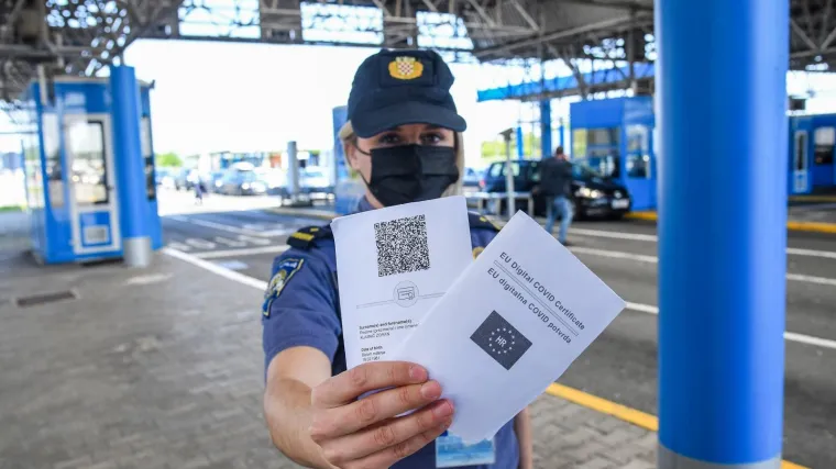 Covid potvrde preuzelo već vi&scaron;e od 100.000 građana! Može ih dobiti njih 1,7 milijuna