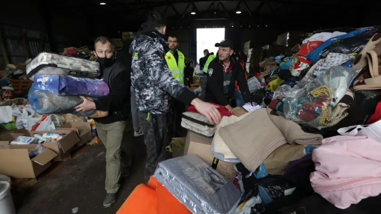 Dno dna! Dvije žene ukrale 40 madraca iz pomoći prikupljene za Banovinu nakon potresa