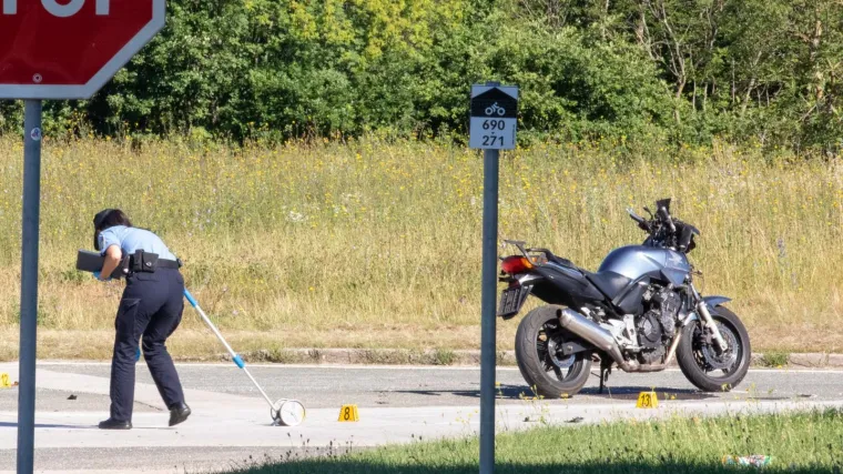 Dvojicu maloljetnika na motoru u Istri udario i pregazio traktor. U bolnici su s te&scaron;kim ozljedama