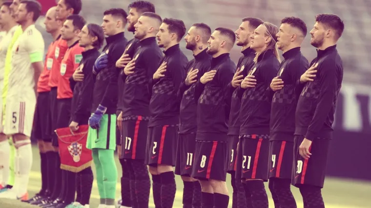 Vatreni se izmotavaju kad ne žele kleknuti u borbi protiv rasizma. Zar smo zaboravili Dudua, Poljud, Balottelija...