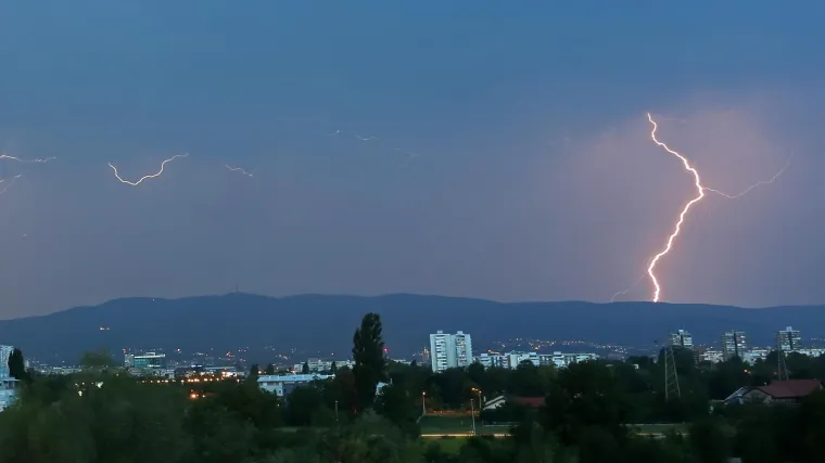 Vikend bi opet moglo pokvariti vrijeme: Pripremite se na moguće pljuskove, grmljavinu i niže temperature