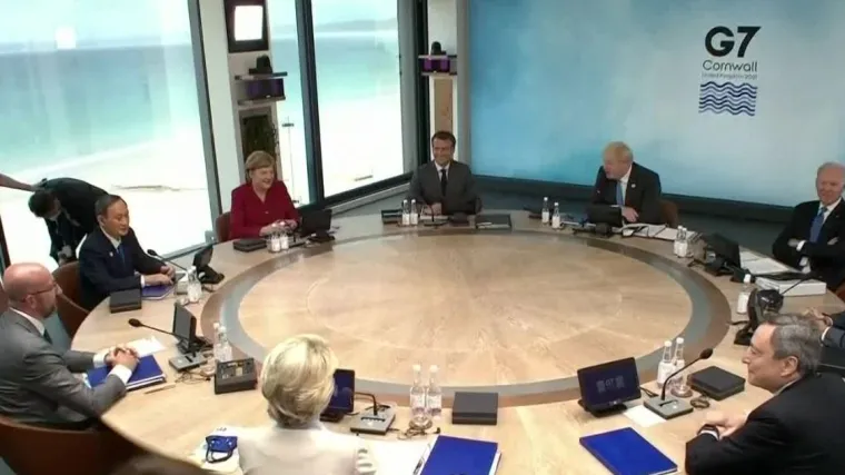 Samit G7: Čelnici razgovarali o pandemiji, klimatskoj krizi i Brexitu, a engleska kraljica sve je nasmijala