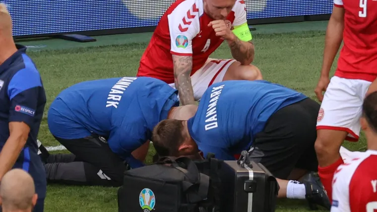 Jeste li primijetili što je legendarni Danac napravio čim je Eriksen pao u nesvijest? Vjerojatno mu je spasio život