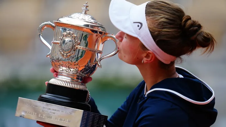 Barbora Krejčikova protiv svih očekivanja osvojila francuski Grand Slam i ušla u povijest
