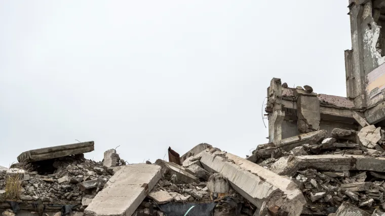 U eksploziji plinske cijevi sru&scaron;ila se zgrada u kojoj je poginulo 12 ljudi, a ozlijeđeno je 138