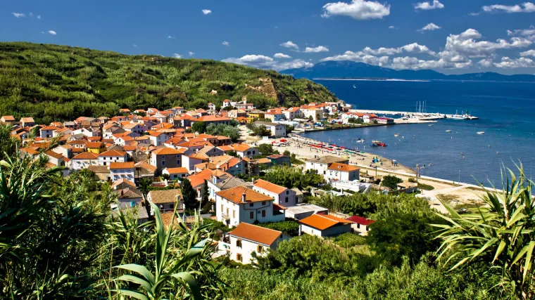 Uzbuna na malom hrvatskom otoku! Unatoč zabrani, stigao prvi automobil, a svi se pitaju čije je misteriozno vozilo