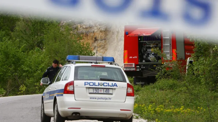 Automobil naletio na biciklista kod Karlovca, policija navodi da je čovjek poginuo