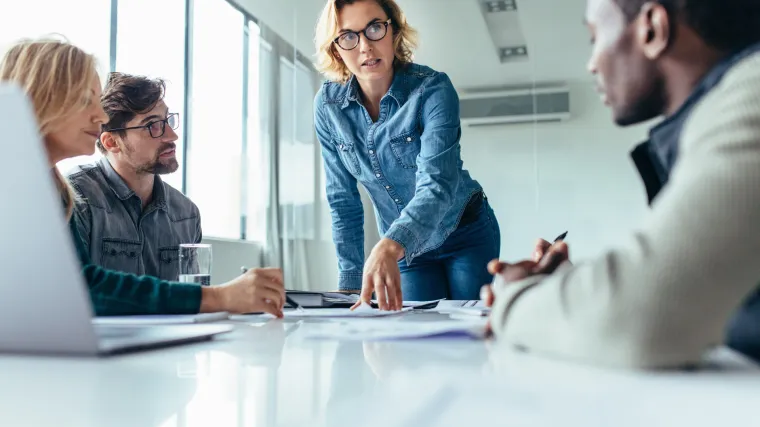 Nova dvojba: Ima li vas &scaron;ef pravo pitati jeste li se cijepili protiv covida? Evo &scaron;to kažu stručnjaci