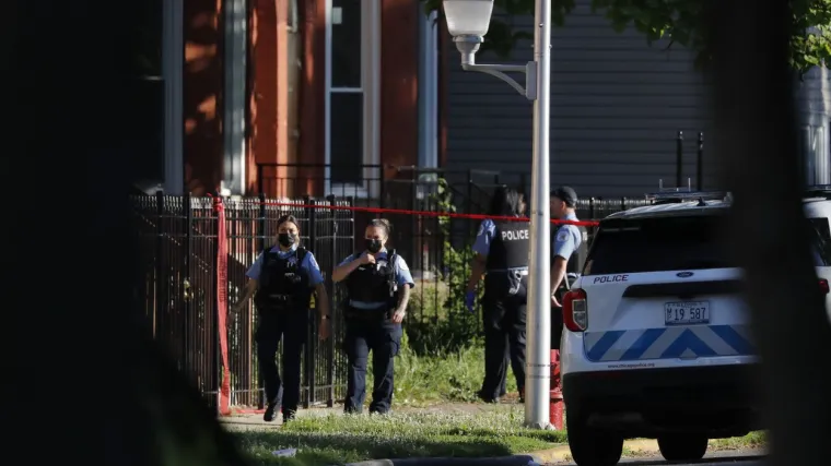 U pucnjavi u Chicagu ubijeno najmanje četvero ljudi, a isto toliko ih je ranjeno