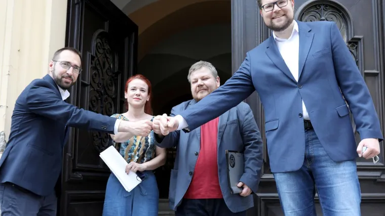 Možemo! i SDP potpisali koalicijski sporazum. Toma&scaron;ević otkrio sve detalje: 'Sporazum sadrži 28 točaka koje želimo ostvariti u naredne 4 godine'