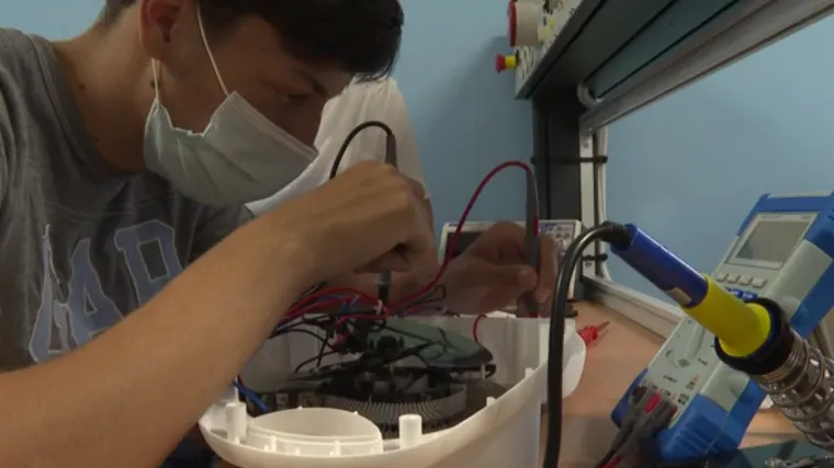 Besplatni učenički servis Munja ne baca nego popravlja: Sve &scaron;to građani donesu, oni popravljaju bez puno muke i čuvaju okoli&scaron;