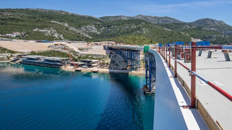 Pelje&scaron;ki most sjajno napreduje, no čekaju se pristupne ceste: Moguća su otprilike dva mjeseca ka&scaron;njenja