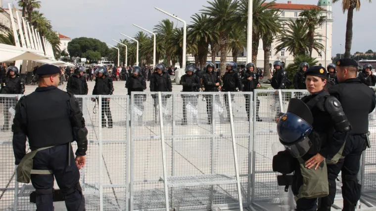 Homofobna Lijepa na&scaron;a: Hrvati su spremniji krv prolijevati nego primiti