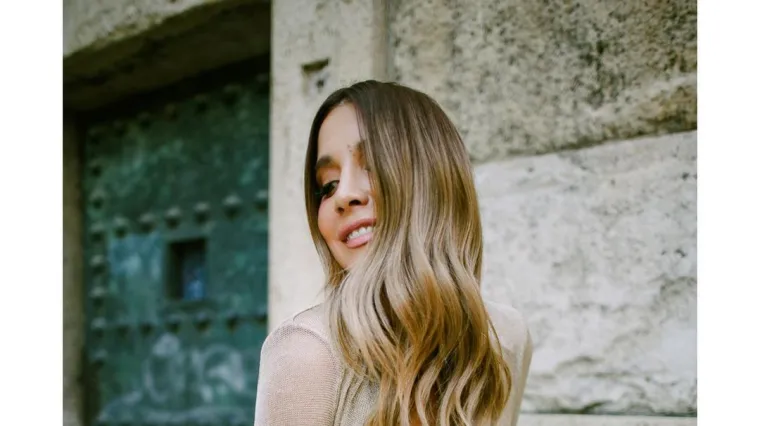 Marijana Batinić smjelim dekolteom dala ma&scaron;ti na volju i istaknula obline u vlastitoj kreaciji