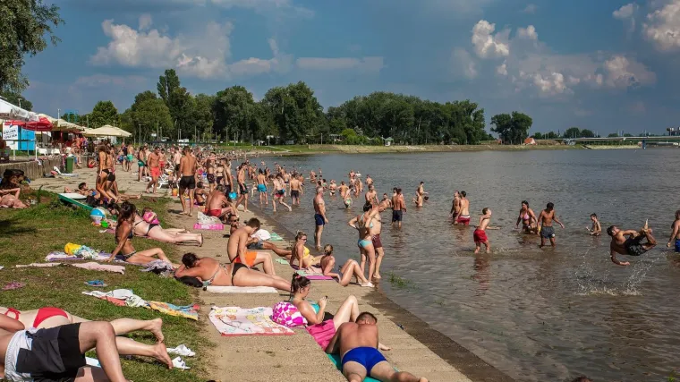 I njima je sezona kupanja već počela. Znate li da se picigin igra i na najvećoj plaži kontinentalne Hrvatske?