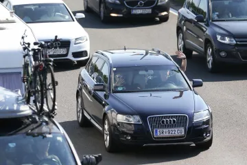 Gužva na naplatnim kućicama Lučko u smjeru mora