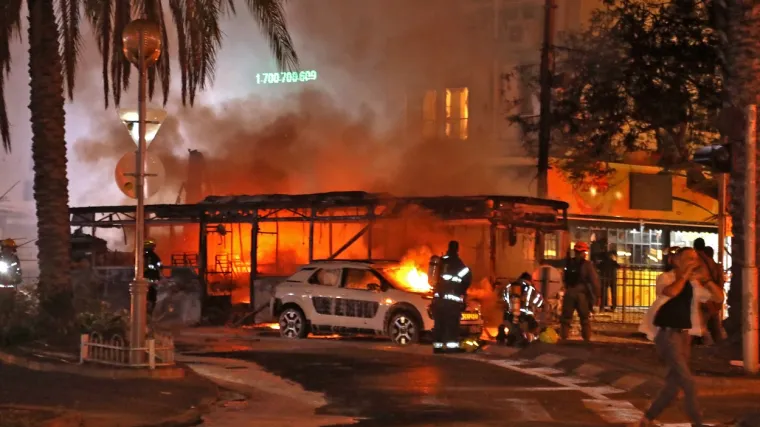 Interventna išla rastjerati 2000 rejvera s partyja, brutalni sukob trajao je satima. Jedan mladić izgubio je ruku