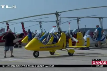 Oni su na odmor ponijeli, ne samo peraje ili luftmadrace, nego i ovo. Njih zanima i Jadran i nebo nad njim