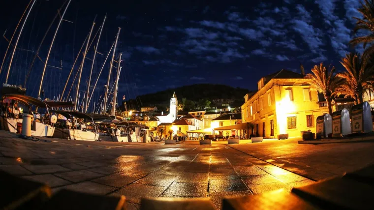 Policija ga na Visu uhvatila kako četiri Nepalca tjera na prisilni rad i na prevaru drži u zatočeni&scaron;tvu