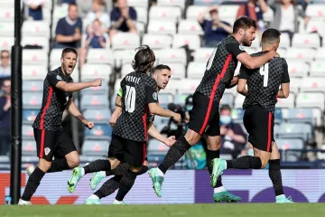 Hrvatska večeras mora razbiti dvije velike tradicije ne bi li izborila drugi krug