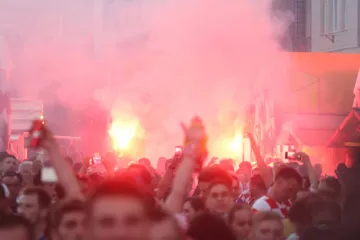 Hrvatska povela u odlučujućoj utakmici! Ovo su reakcije navijača na Trgu