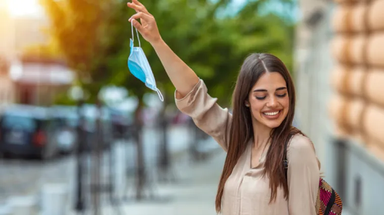 &Scaron;panjolska cijepila polovinu svog stanovni&scaron;tva: 'Neće biti potrebno nositi maske na otvorenome, ali...'