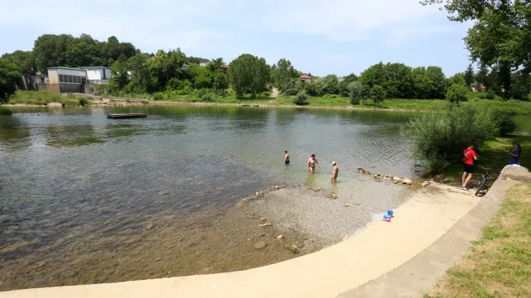 I&scaron;ao se rashladiti u Kupi pa se utopio: 16-godi&scaron;njaka poku&scaron;ali reanimirati, ali bilo je prekasno