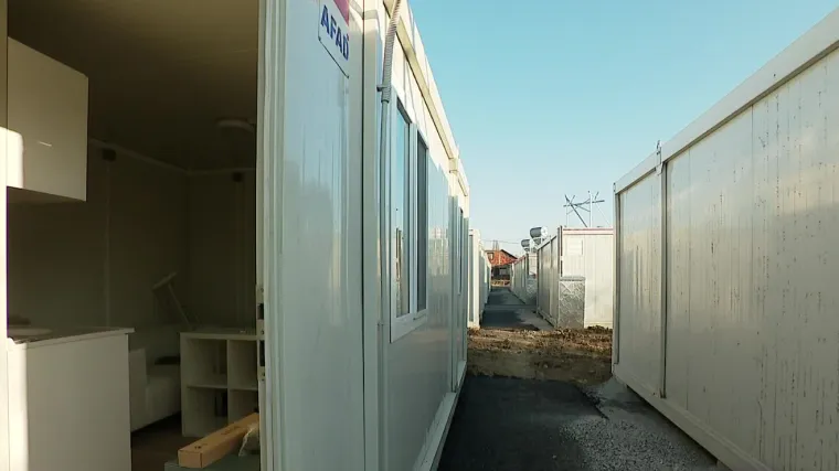 Mnogi na Banovini najtoplije dane provode u kontejneru bez klimatizacije, obećanje je da će do sutra svi dobiti uređaje