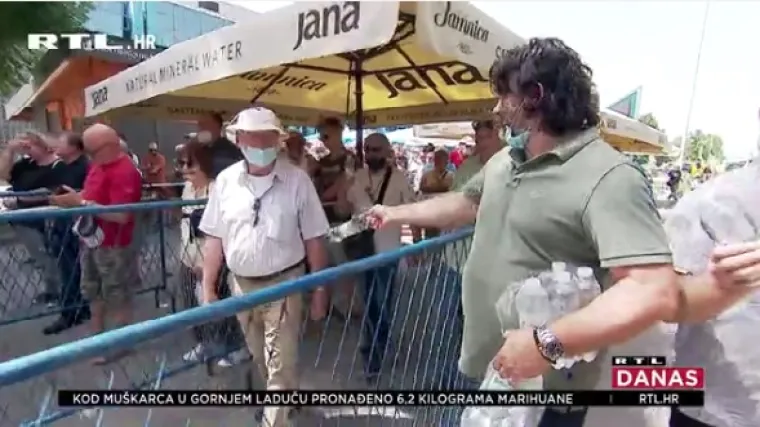 Ogromna gužva za cijepljenje uoči toplinskog vala