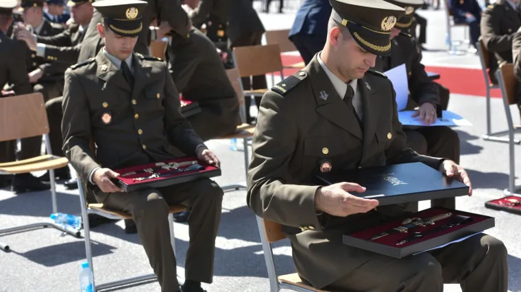 Promovirano je 134 polaznika vojnih &scaron;kola: 'Sto emocija se vrti u glavi, ali sve je to jedan veliki ponos'