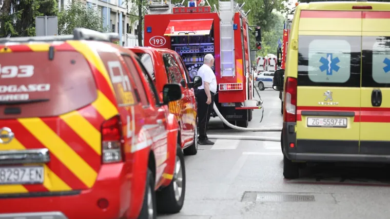 Požar na balkonu zagrebačke Ba&scaron;tijanove, zahvaljujući brzoj akciji vatrogasaca požar se nije pro&scaron;irio na stan
