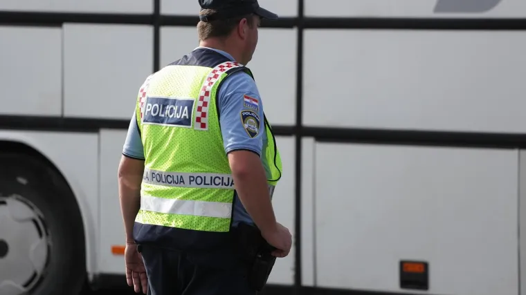 Vozio pijan, možda i drogiran, ali s nevaljanom vozačkom: Prijeti mu vrtoglava novčana kazna